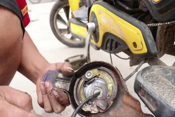 那曲电动车刹车故障